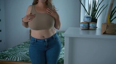 Chubby Milf in Pawg Jeans Gets Fingers Between Thighs as Jewelry Leads to Wild Orgasm