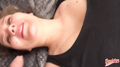 My pussy swallowed the plug squirted big ass milf daddy