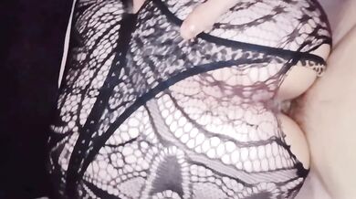 Raw footage pushing her pussy deep inside his fat ass doggy latina fishnet