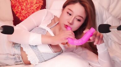 ASMR hot girl lets you pay her rent by helping you relax with ear eating and humming