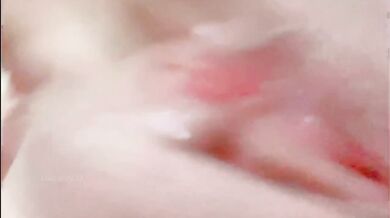 CLOSE-UP Let's masturbate I'm coming delicious