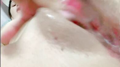 CLOSE-UP Let's masturbate I'm coming delicious