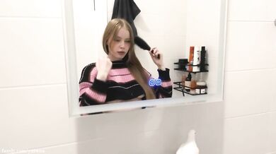 Caring StepDaughter gives her StepFather a dick massage and gets a Creampie in her tight pussy