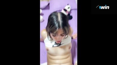 Beautiful Latina has morning sex with the delivery man to pay him for his service