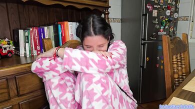 I fuck my stepsister's friend a beautiful teenager