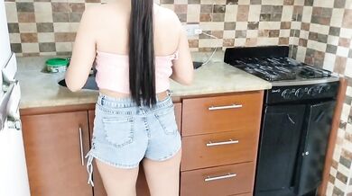 HOT MILF STEPMOM MILF GIVES ME HER CUTE AND BEAUTIFUL MATURE MILF PUSSY, STEPMOM LET ME FUCK