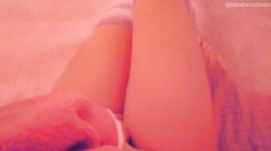 Cold teen cums under sheets with Satisfyer till her thighs shake
