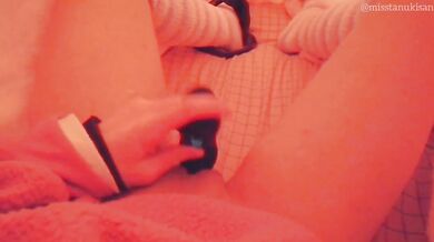 Cold teen cums under sheets with Satisfyer till her thighs shake