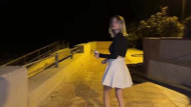 Italian stranger gets railed in public her huge ass jiggles while passersby watch