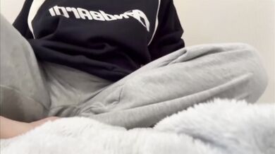 Asian girl slowly stretches her tight pussy with growing dildo until it's dripping messy