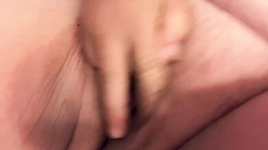 Morning toy play with my big ass milf solo until she gushes