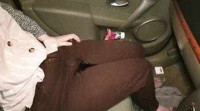 Desperate Girl Soaks Her Brown Jeans In The Car!