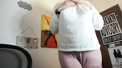 Big ass latina pajamas farting until her asshole drips cum