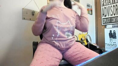 Tasty farts in pajamas British POV solo slut gets pounded