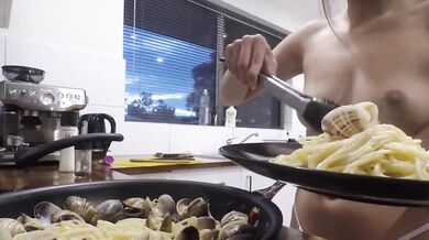 Naked Aussie chef shakes tits making spaghetti for daddy on Valentine
