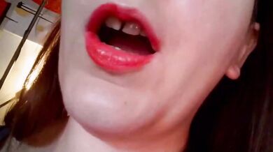 Crushed like an insect giantess chews you alive raw teeth and bones