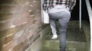 Alice’s sopping jeans ruined in public while she pisses again
