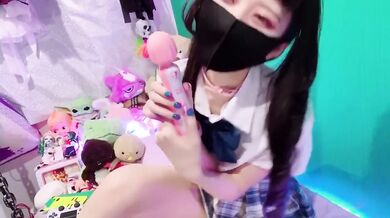 Secret schoolgirl masturbation gets juicy with her thick vibe while roommate watches