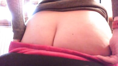 Stinky sexy scoreggia girl fart fetish sloppy gush face sitting stinky farts