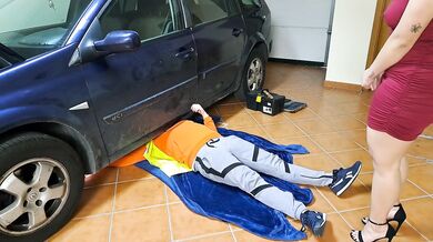 Big ass wife fucks the mechanic hard rough creampie cheating milf