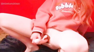 Amateur Japanese teen squirts pink vibrator shaking orgasm in white socks