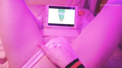 Kawaii girl drips squirts while watching lesbian hentai then pisses herself raw