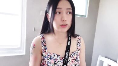 Taiwan agent meets slut client blowjob in estate house