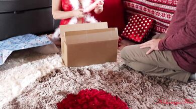 MILF Christmas fuck machine squirts big dildo orgasm hard fast