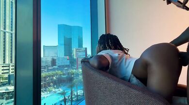 Big ebony wife gets fucked raw and creampied in Vegas