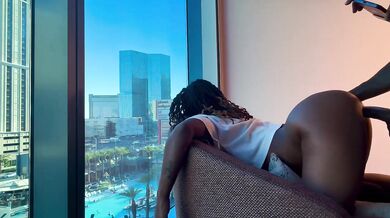 Big ebony wife gets fucked raw and creampied in Vegas