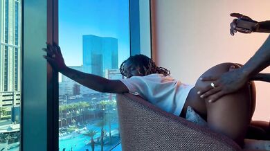 Big ebony wife gets fucked raw and creampied in Vegas