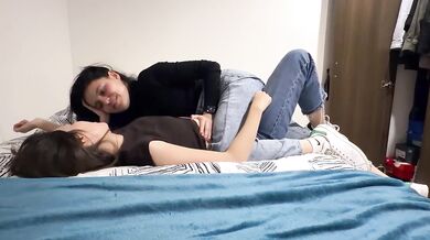 Lesbian amateur cuckold rubbing pussy addiction big ass orgasm