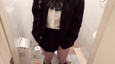 Asian queen masturbates 4 times a week raw and alone