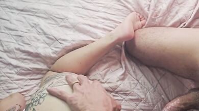 My stepsister blew my mind with her big ass and tiny shorts