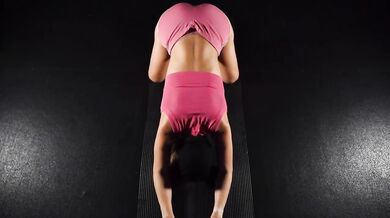 Sensual yoga edging for her flexi feet cumshot