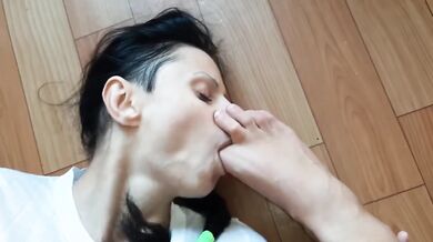 Brunette goddess destroys foot with wet slurping and toe worship lesbians choke on her delicious soles