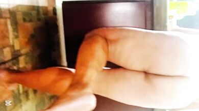 MILF foot show and squirt when he penetrated her hard