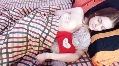 Cute girl wakes up dripping after hot morning orgasm solo play