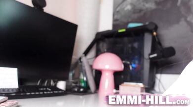 Creampie ride on dildo skinny German girl’s flashing pussy
