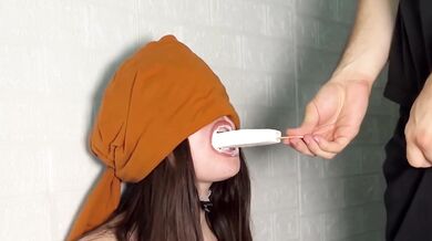 StepSister gets a surprise cumshot face during the blindfolded ice cream taste game