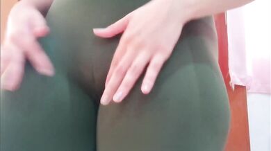 Hot wife stretches out her gym leggings and camel toe flashes