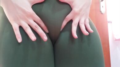Hot wife stretches out her gym leggings and camel toe flashes
