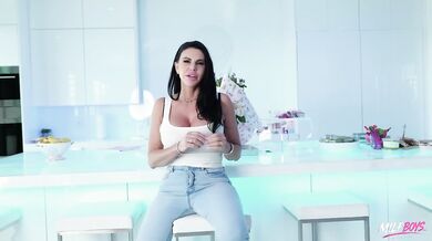 Piper Press gushes in her huge tits while teaching you to cum
