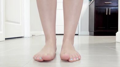 Watch me workout while you worship my perfect little feet