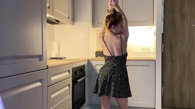 Hot blonde solo dildo riding her tight pussy raw and gushing