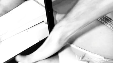 Tied up squirting all over the mirror BOOMING loud Kinktober Katoptronophilia squirt fountain