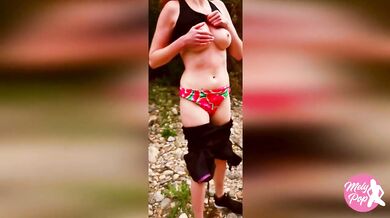 Redhead flashes on river peeing in public while kayaking solo
