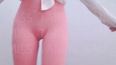 Yoga class climax she got too squirting wet herself