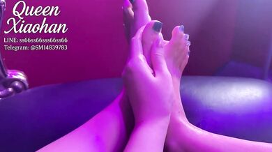 Taiwanese goddess crushes toes worshippers with slippery lotion sole worship