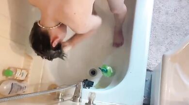 Black hair babysitter gets showered after a messy solo session